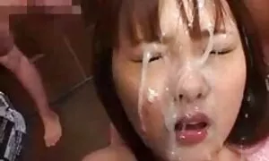 زیبایی های آسیایی یکدیگر عکس بازی های سکسی را به خود جلب می کنند