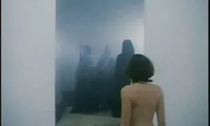 این زن به عکس سکسی محشر سالخورده کمک می کند